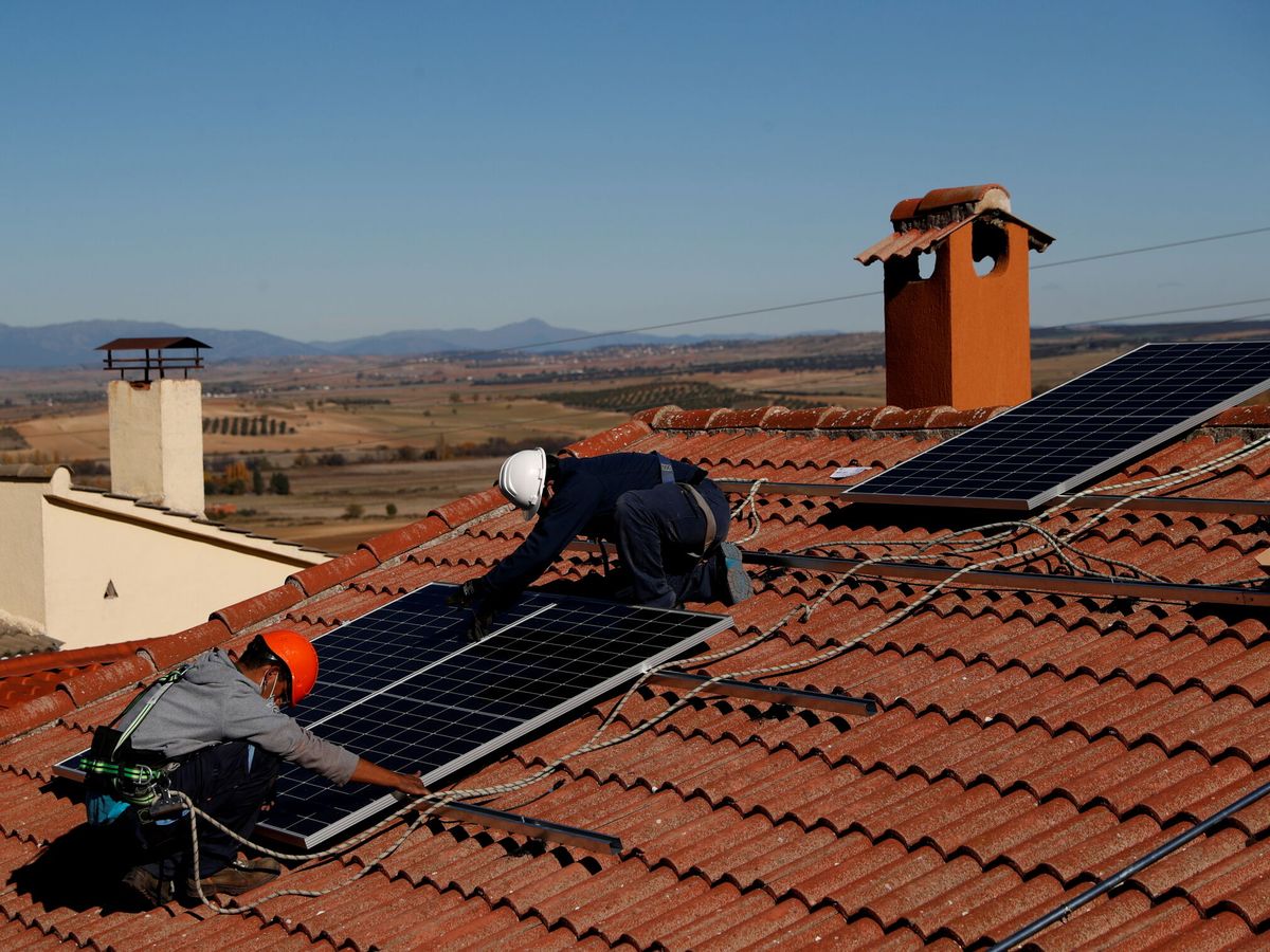Foto: Se estudia el acceso a electricidad gratuita, pagada con los impuestos al carbono (Reuters/Susana Vera)