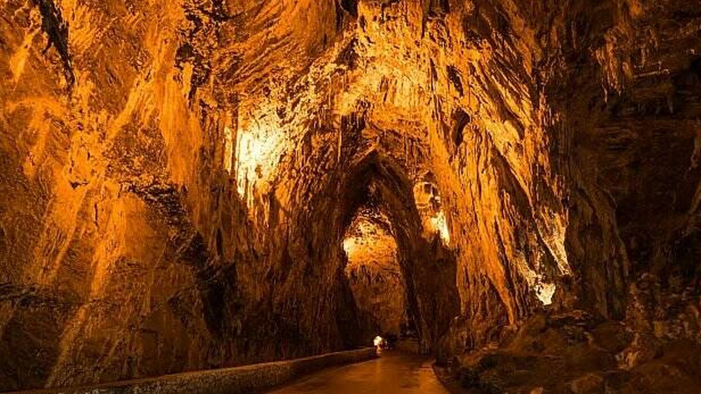 Cuevas del Agua (Asturias)