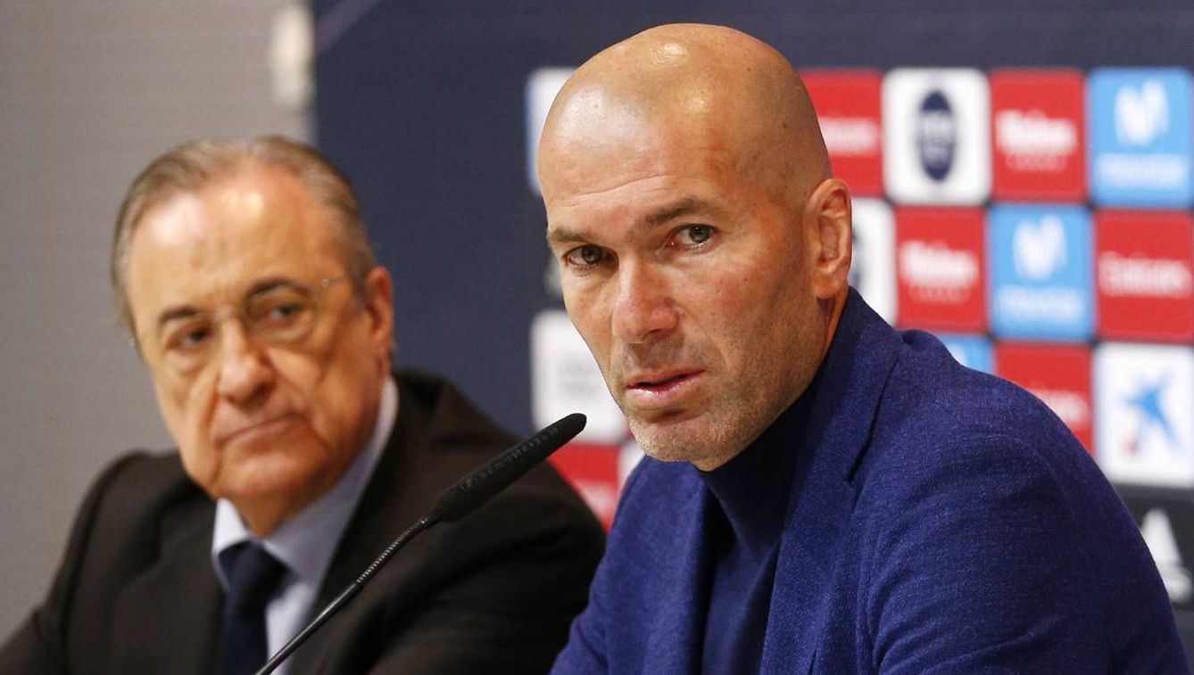 Florentino Pérez, con Zidane en rueda de prensa. (EFE)