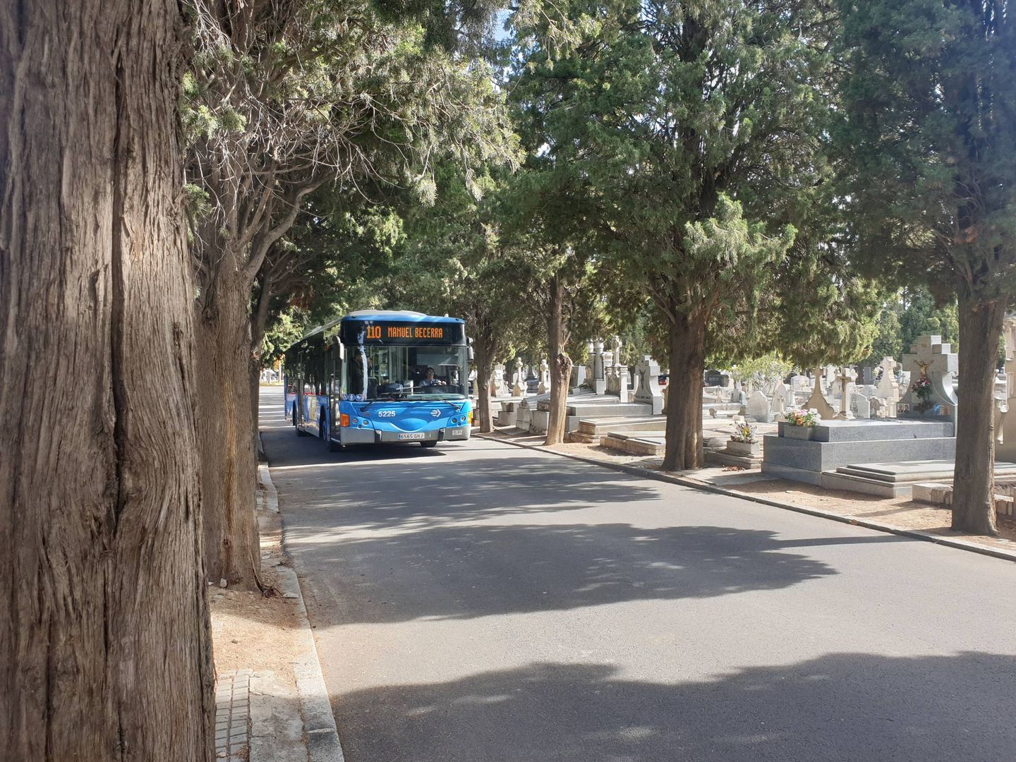 Atravesar la Laguna Estigia en un bus de la Empresa Municipal de Transportes. (Marta Silvera)