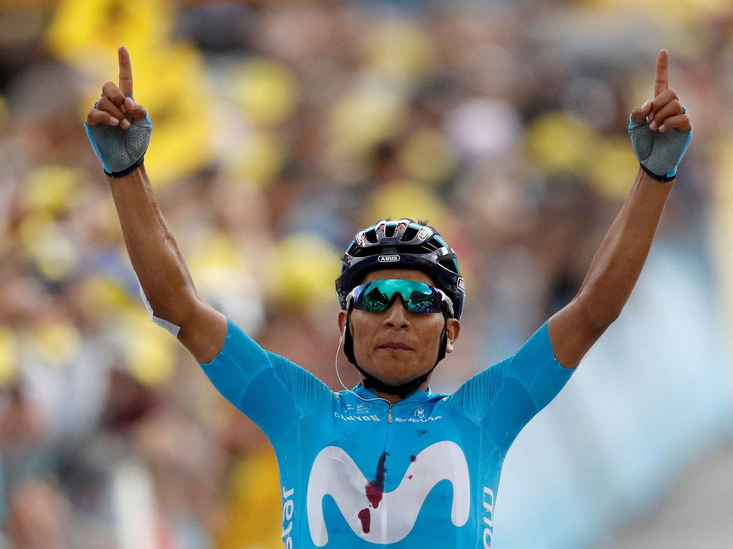 Nairo Quintana celebra su victoria en Valloire tras una larga escapada. (EFE)