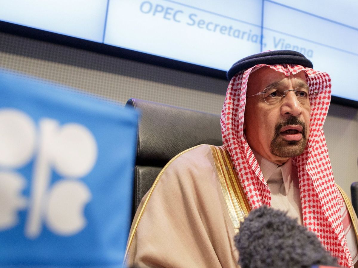 Foto: ministro de Energía saudí, Jaled al Faleh, a su llegada a una reunión de la Organización de Países Exportadores de Petróleo (OPEP), en Viena (Austria) (EFE)