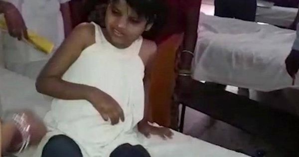 Foto: Captura de pantalla de un video en el que se ve a la niña recuperándose en el hospital