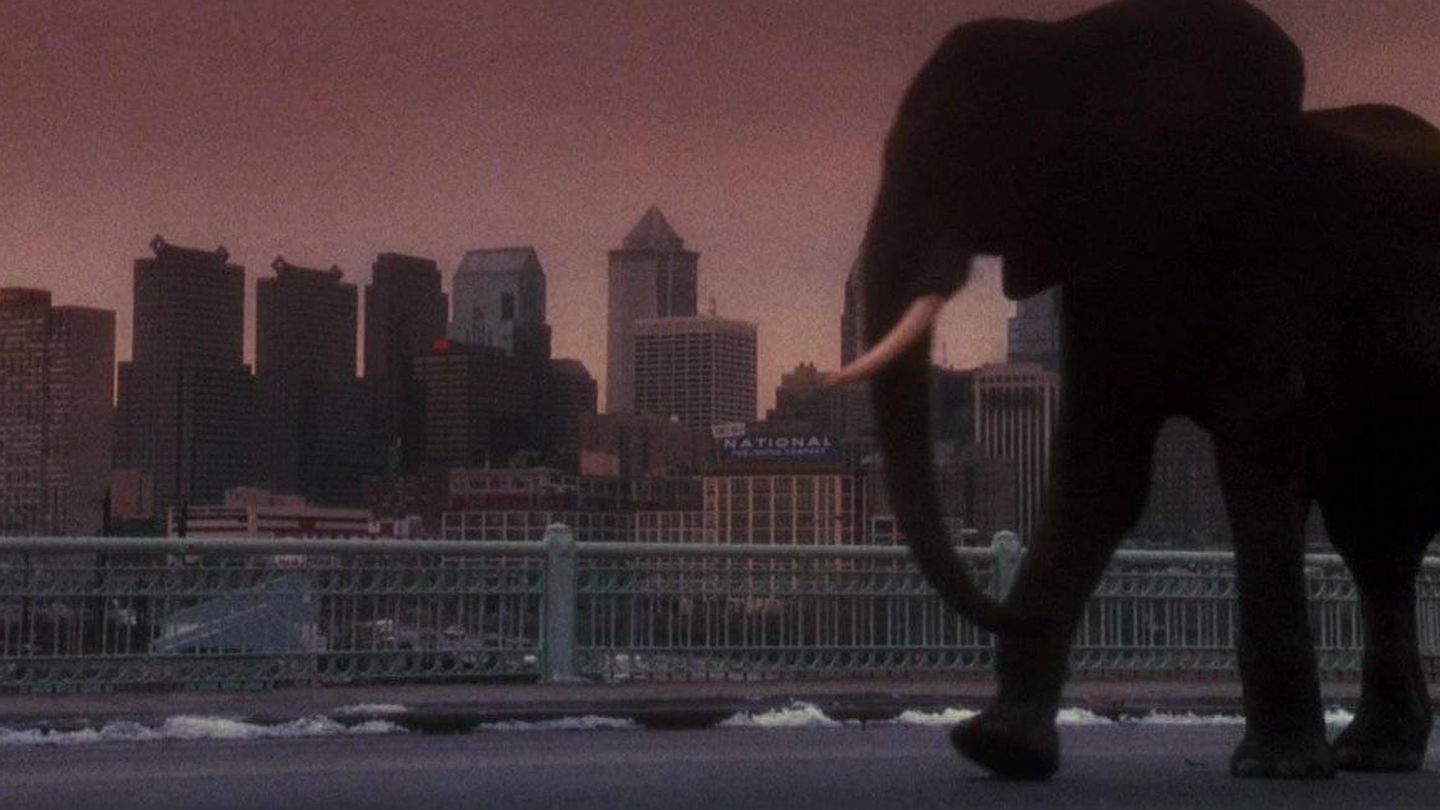 Los animales del zoo se han apropiado de la ciudad en '12 monos', de Terry Gilliam.