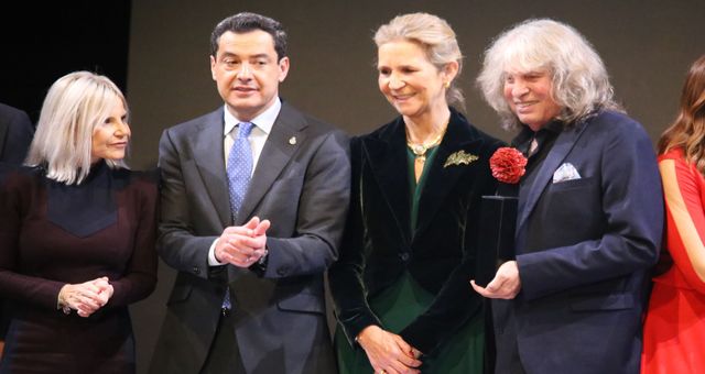 Eugenia Martínez de Irujo, Juanma Moreno, la infanta Elena y José Mercé durante la inauguración de SIMOF 2024. (Europa Press/Leandro Wassaul)
