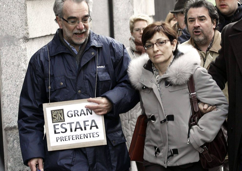 Foto: Araceli Mora, exconsejera de Bankia, en diciembre de 2012 tras declarar en la Audiencia Nacional (EFE)