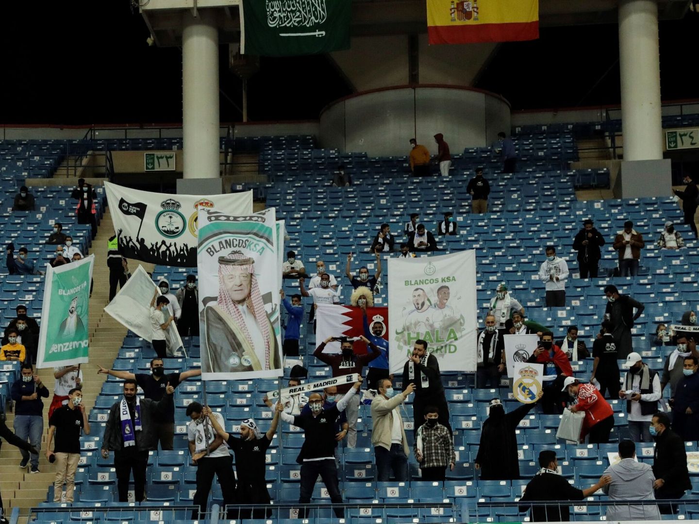 Aficionados saudíes en el King Fahd International Stadium de Riad, en Arabia Saudí, durante la última edición de la Supercopa. (EFE)