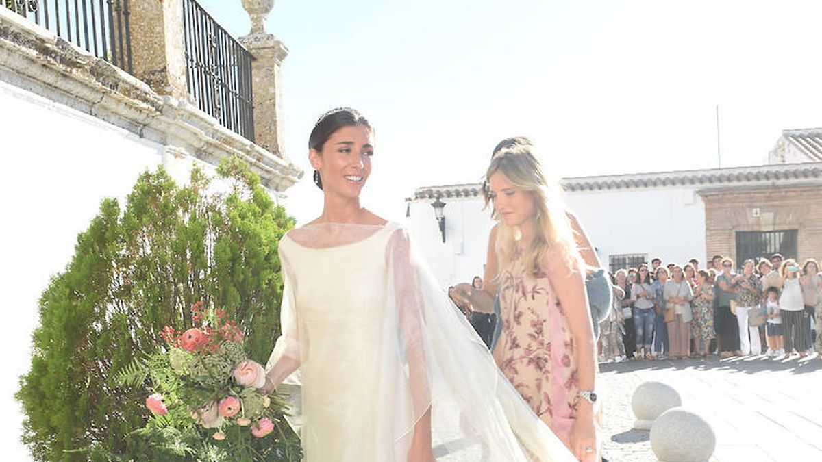 Romántica y delicada: el look nupcial de Catalina Vereterra en su boda con Javier Prado
