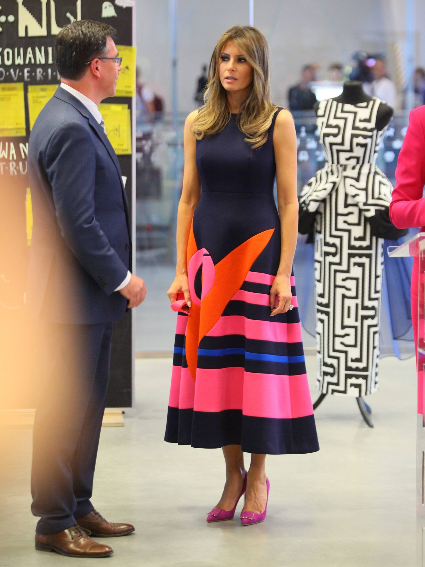 Melania Trump luce un vestido de Delpozo. (Cordon)