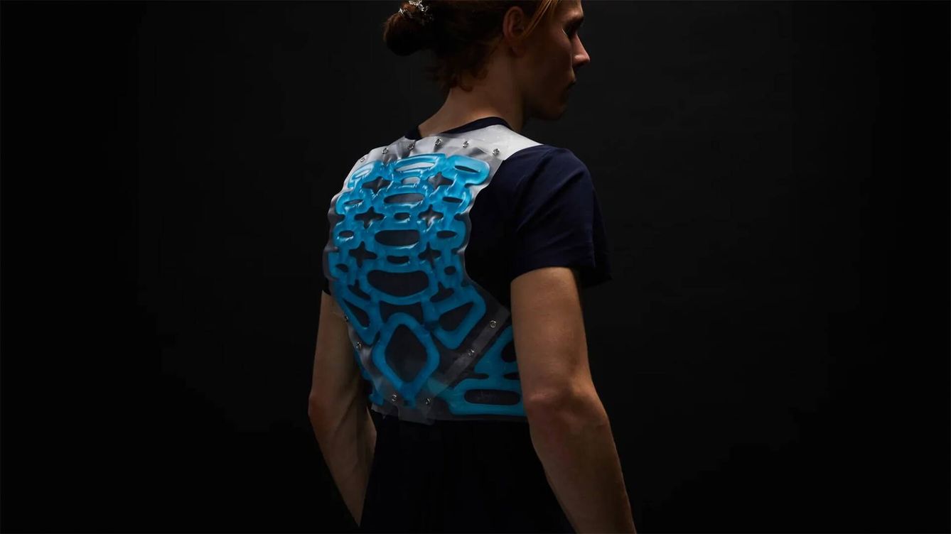 Foto: El Entropy Vest está diseñado para usarlo debajo de la ropa. (Petit Pli)