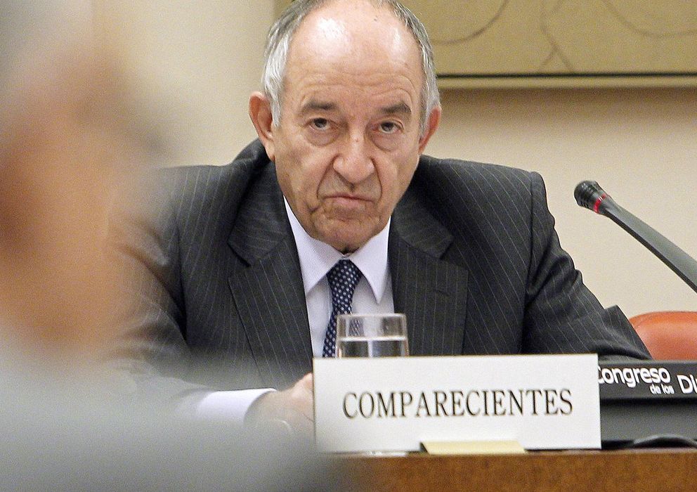 Foto: El exgobernador del Banco de España, Miguel Ángel Fernández Ordóñez, en una comparecencia en el Senado (EFE)