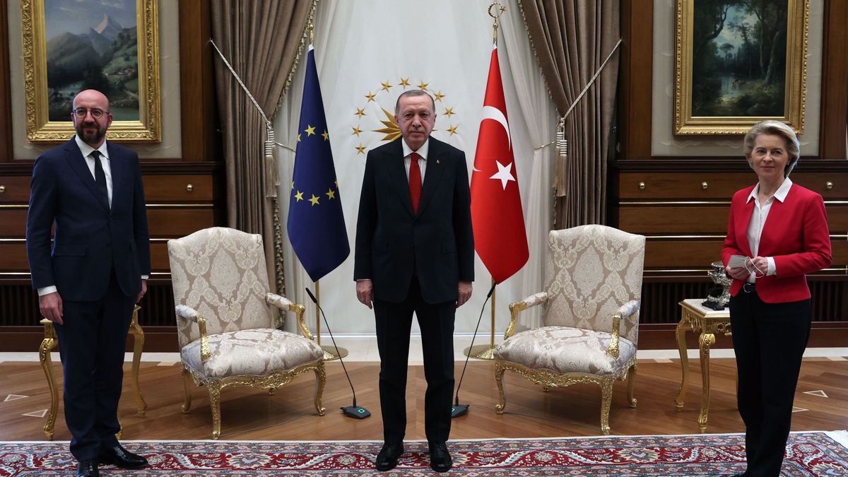 El 'Sofagate': lo que dice de la UE el plantón a Von der Leyen en Turquía