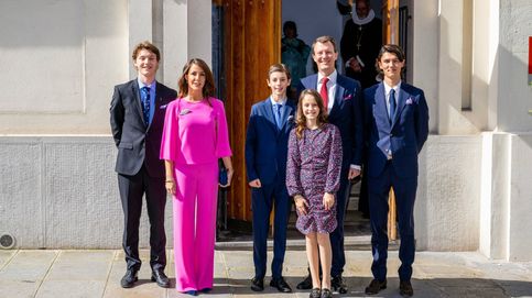 La familia real danesa escenifica su reconciliación en la confirmación del conde Henrik