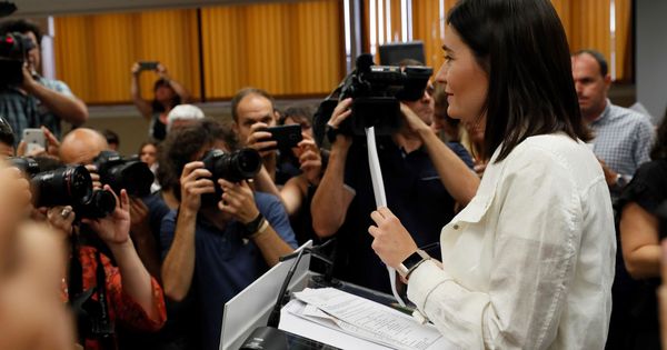 Foto: Carmen Montón, durante su comparecencia de este 10 de septiembre en el Ministerio de Sanidad, Consumo y Bienestar Social. (EFE)