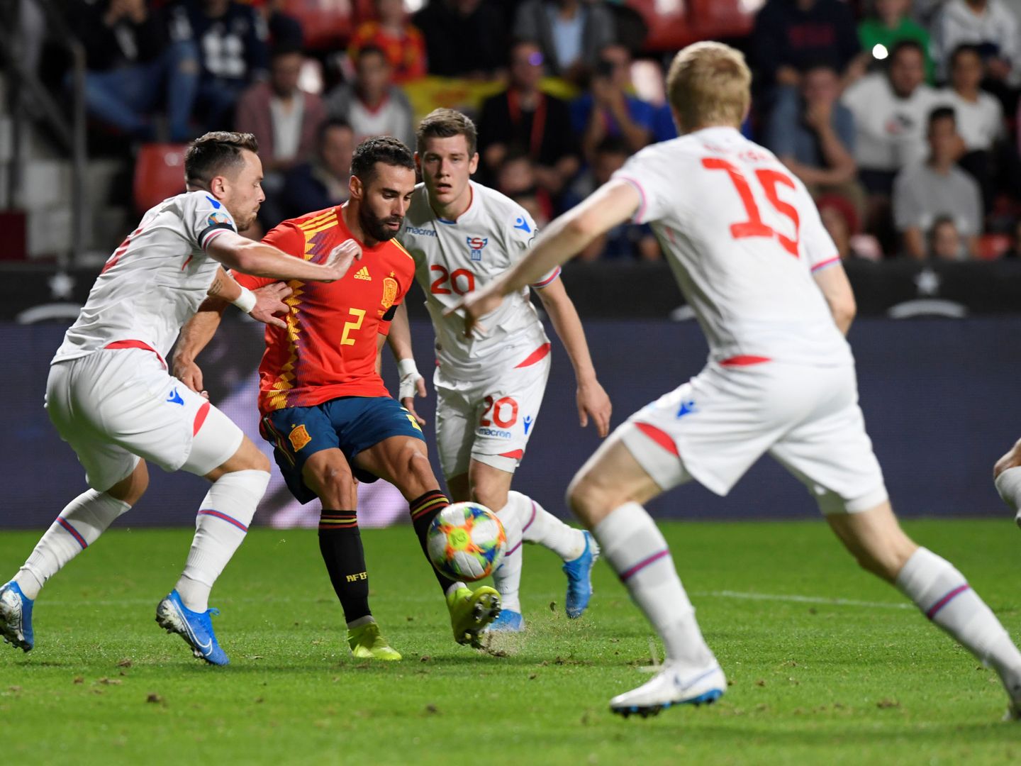 Foto de archivo de la selección faroesa en un partido contra España durante el clasificatorio de la Eurocopa 2020 en septiembre de 2019. (Reuters)