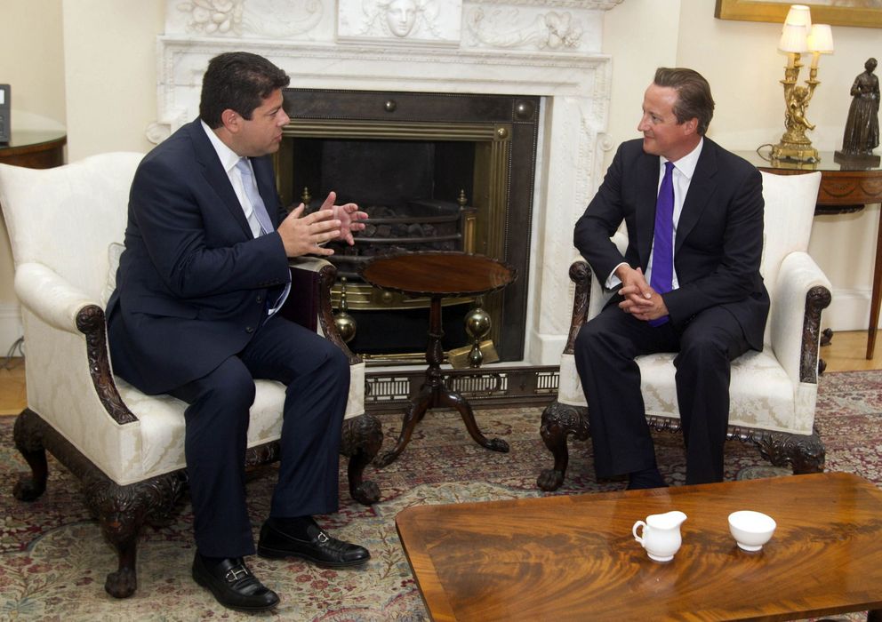 Foto: El primer ministro británico, David Cameron, junto al ministro principal de Gibraltar, Fabian Picardo (Efe).