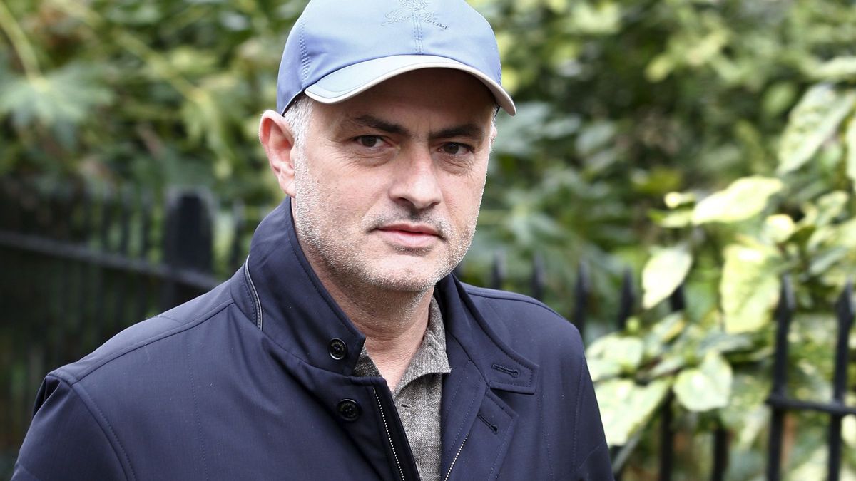 El "peor equipo del mundo" ofrece empleo a Mourinho, con primas por perder