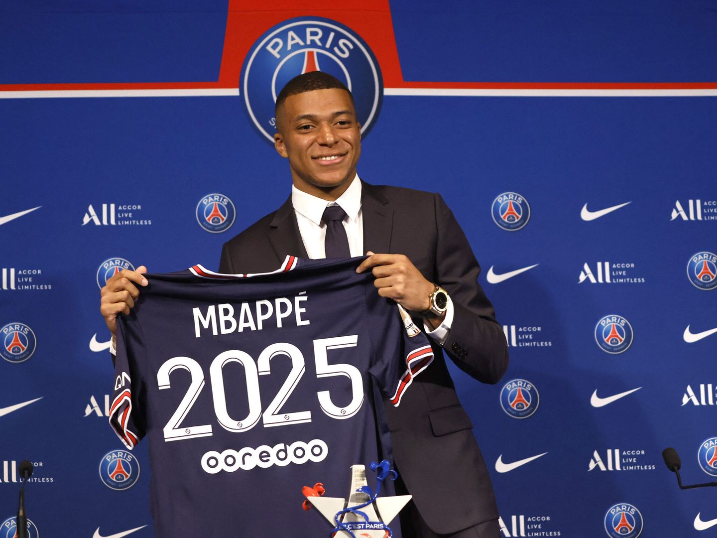 Mbappé, en el acto de renovación con el Paris Saint-Germain.