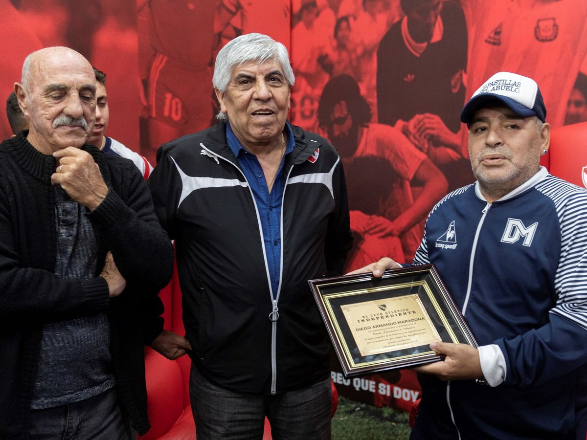 Foto: Moyano, en el centro, empezó con la decadencia de Independiente. (EFE/Matías Napoli)