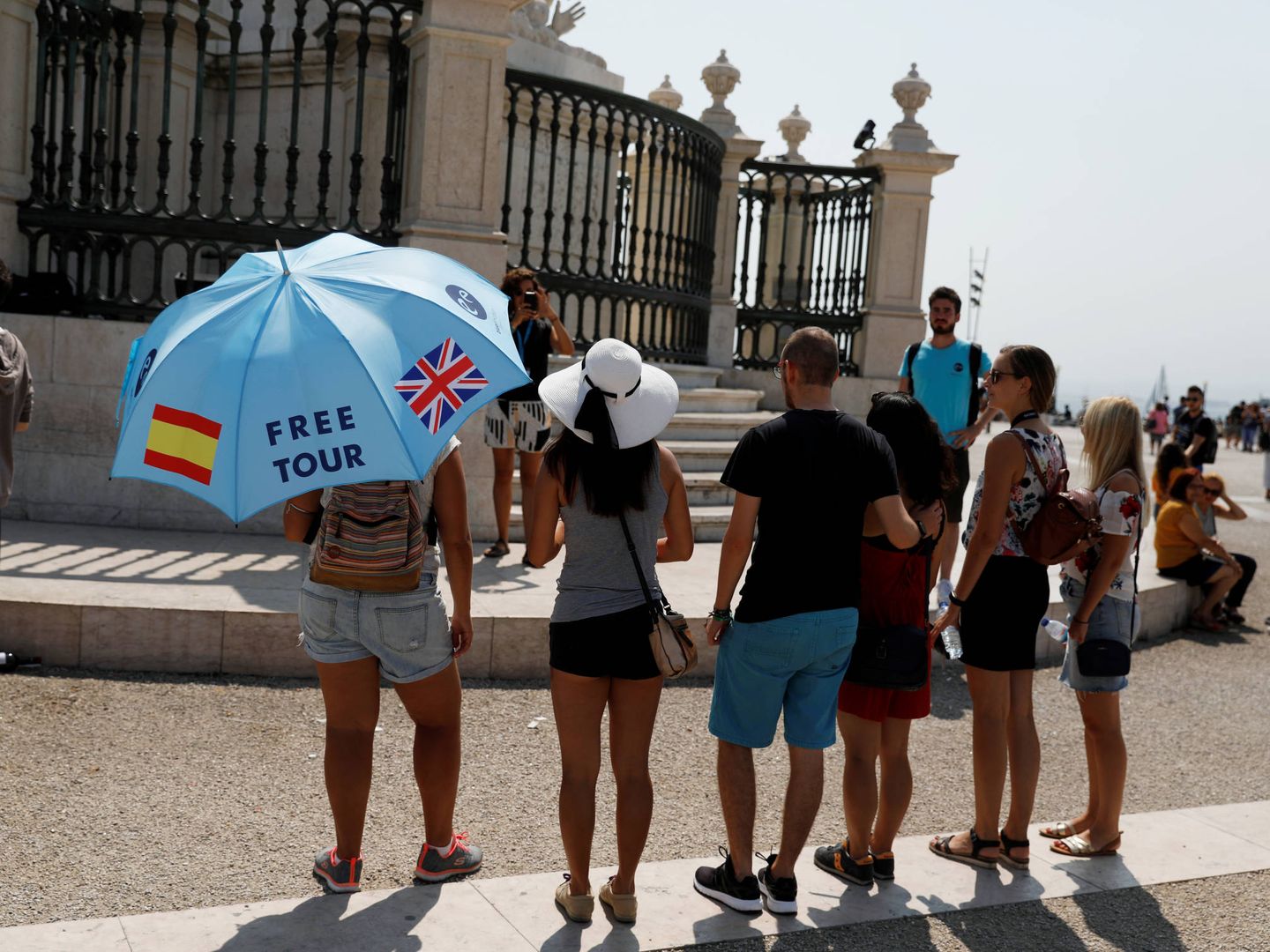 Turistas en el centro de Lisboa, Portugal. (Reuters)