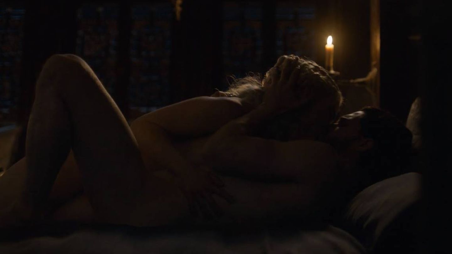 Daenerys Targaryen y Jon Nieve estrechan lazos
