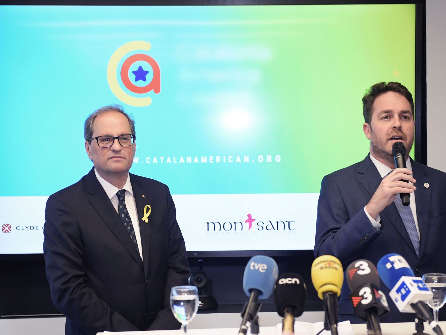 Quim Torra y Andrew S. Davis inaugurando la sede del Catalonia America Council. (EFE)