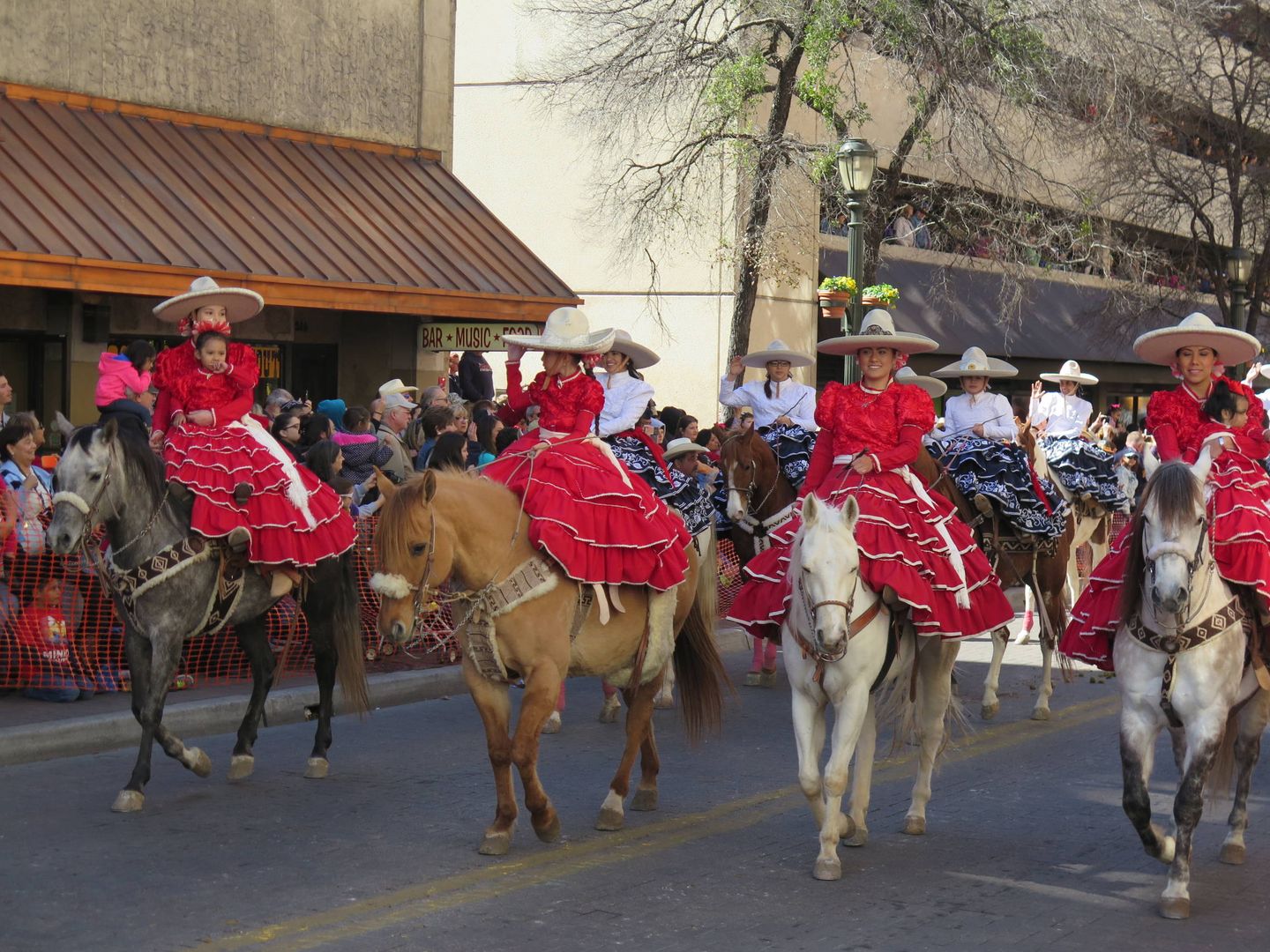 Desfile de mexicanas en Texas, EEUU. (J.B.)