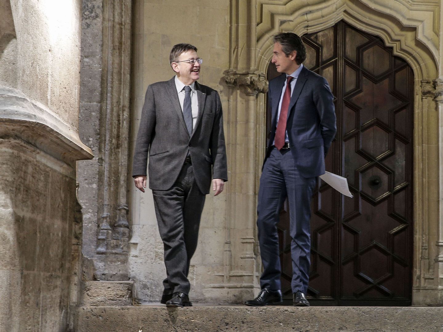 Ximo Puig e Íñigo de la Serna, en el encuentro que han mantenido en el Palau de la Generalitat. (EFE)