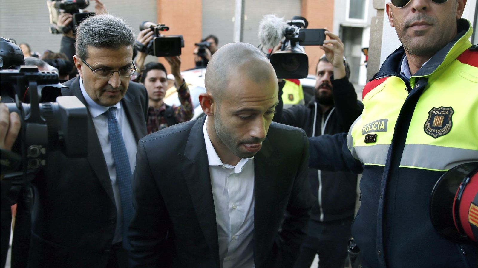 Foto: Javier Mascherano, a su llegada en los juzgados de Gavà (Efe).