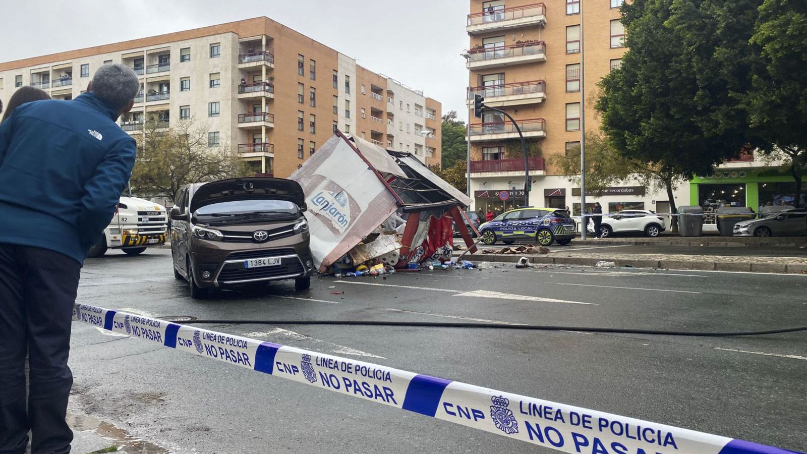 Muere un hombre de 34 años atropellado por un autobús urbano en Sevilla