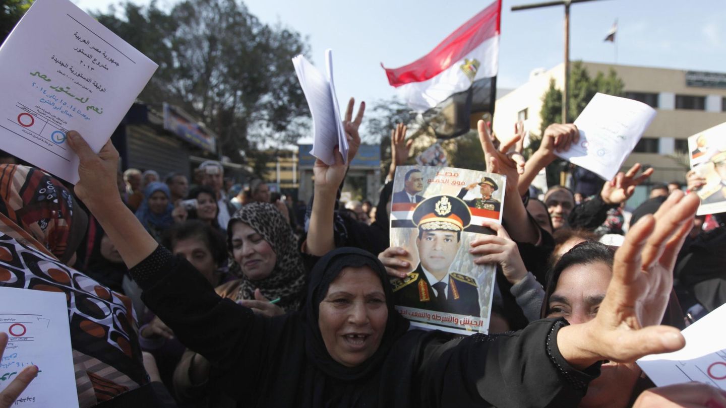Simpatizantes de Al Sisi en la jornada de votación en El Cairo (Reuters).