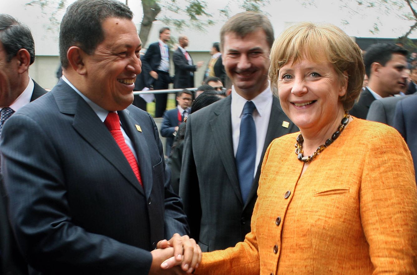 Encuentro entre Hugo Chávez y Merkel. (Reuters)