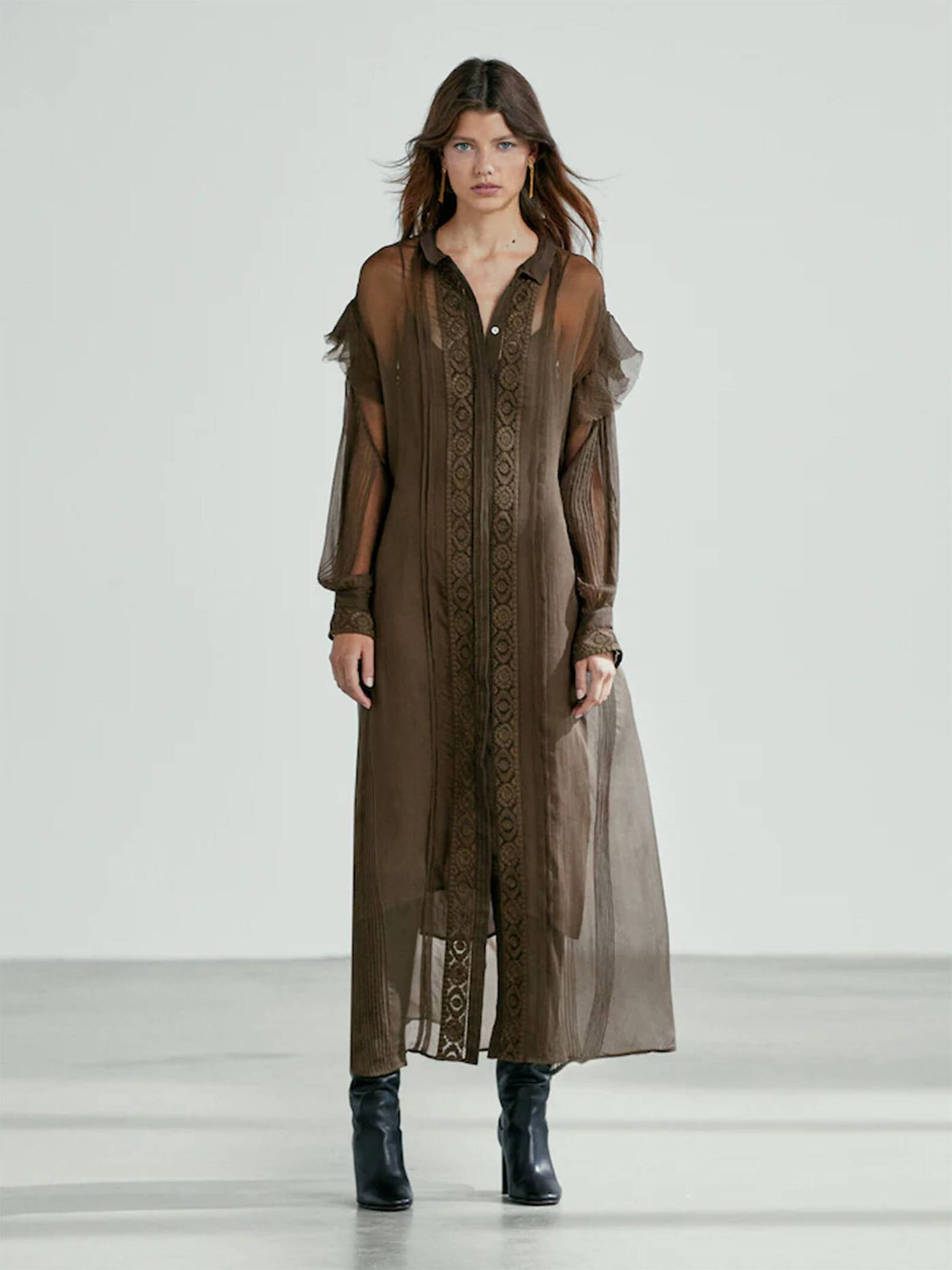 El vestido que no te puedes perder de la colección limitada de Massimo Dutti