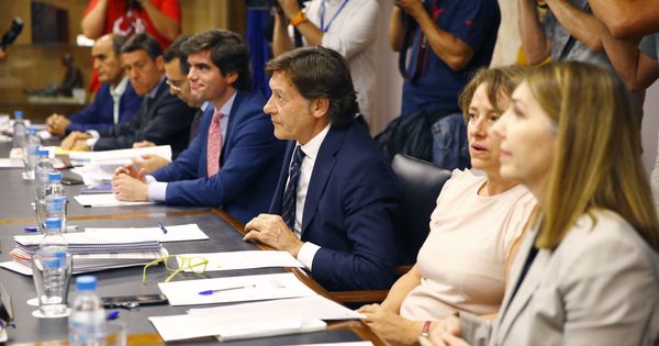 Foto: Reunión de la Comisión Directiva del Consejo Superior de Deportes presidida por José Ramón Lete. (EFE)