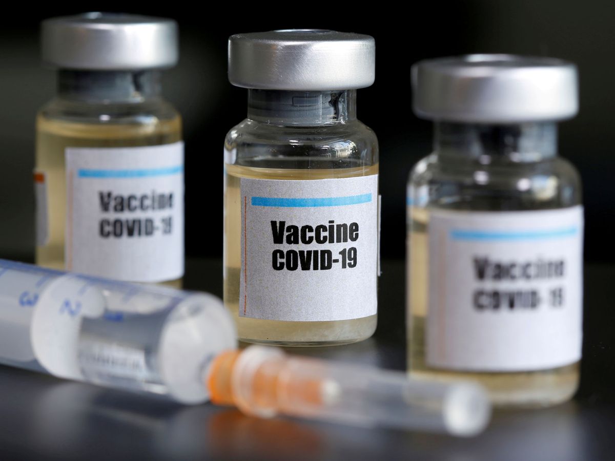 Foto: Frascos con la etiqueta 'vacuna de covid-19'. (Reuters)