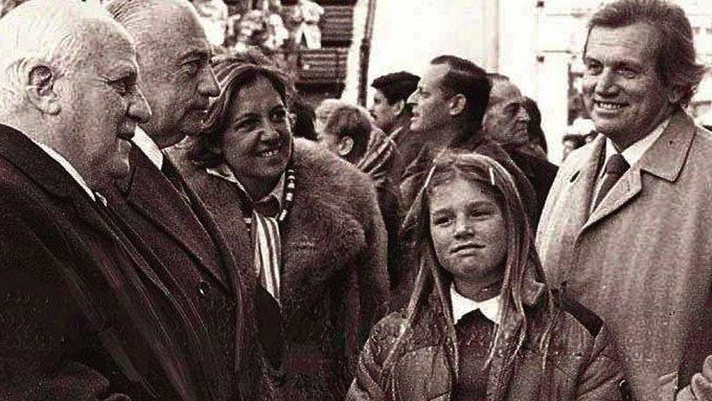 Máxima con su padre en 1979. (Gtres)