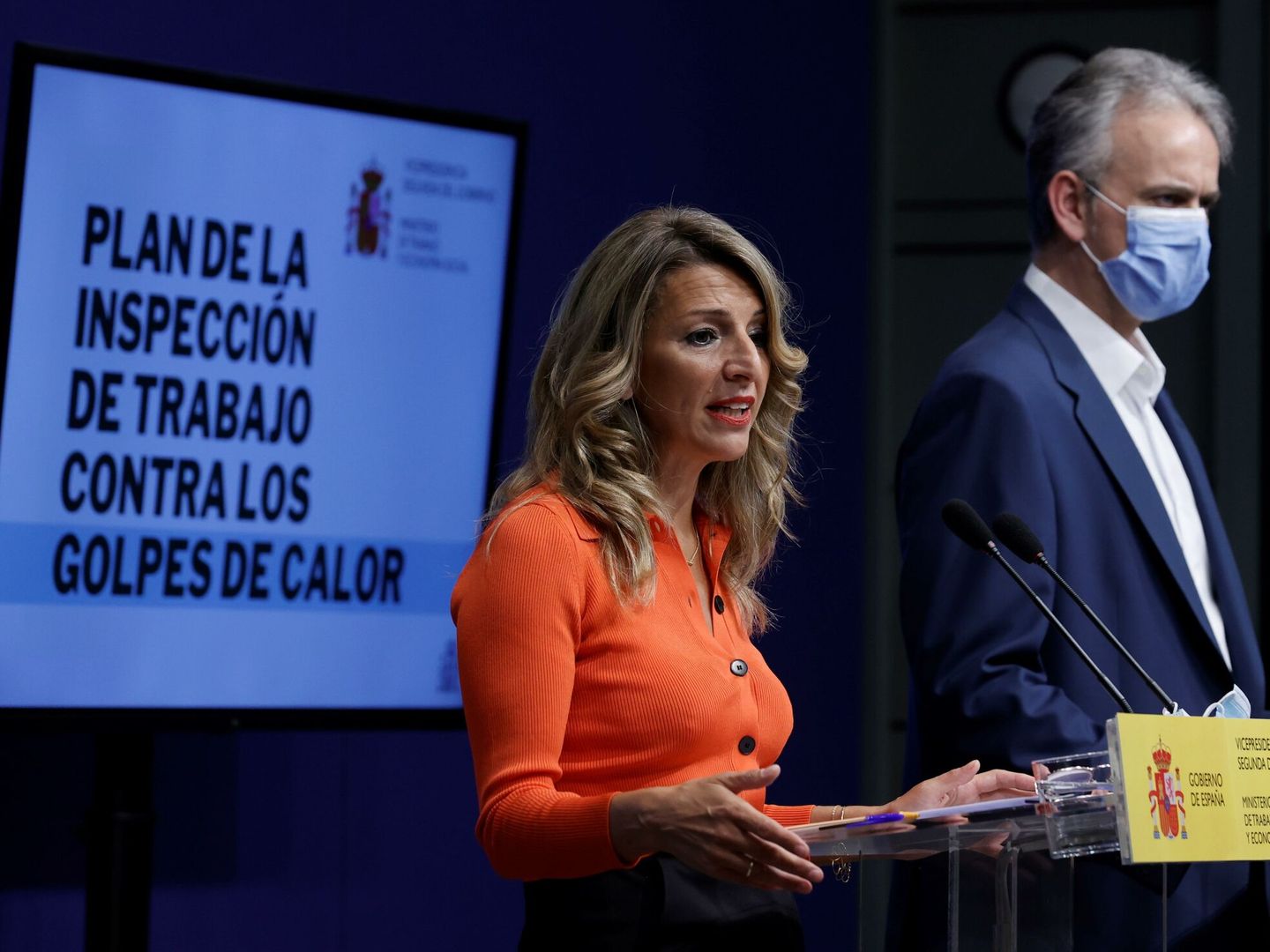 Yolanda Díaz y el futuro nuevo vicepresidente valenciano, Héctor Illueca. (EFE)