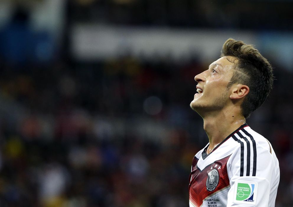 Foto: Mesut Özil ha sido titular con Alemania en todos los partidos, pero sigue sin dar un gran nivel (AP).
