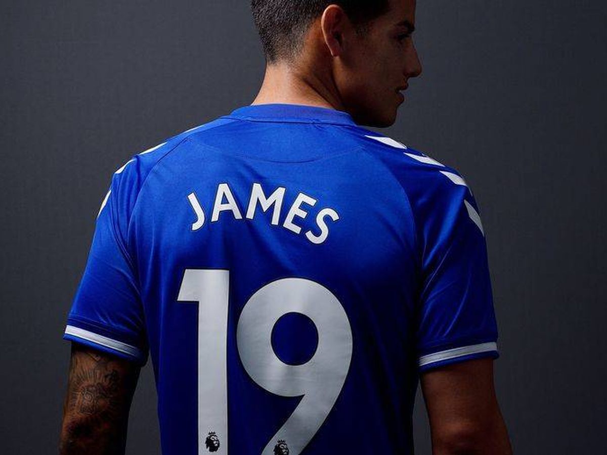 Foto: James luce su nueva camiseta (Everton)