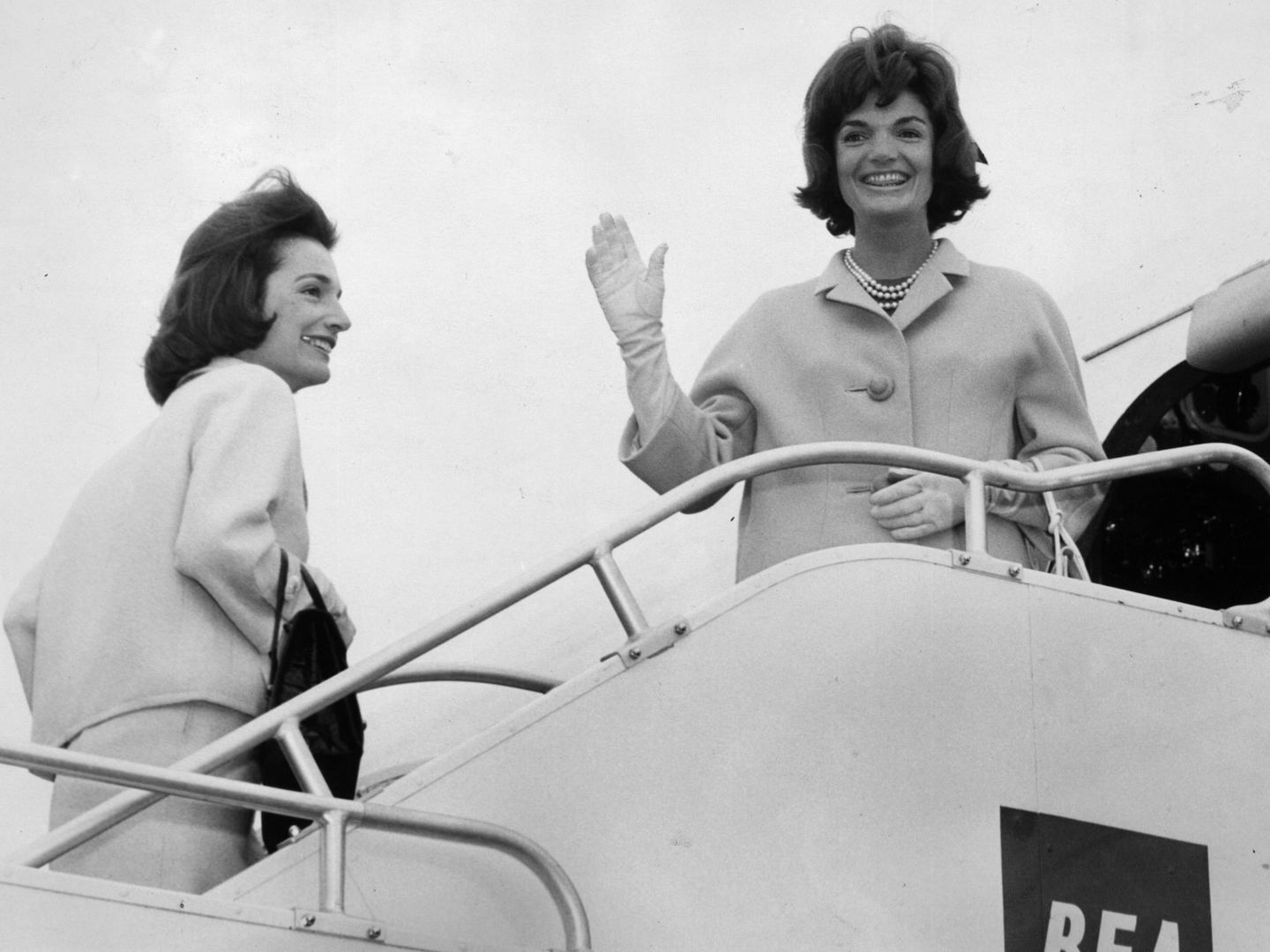 Jackie Kennedy y su hermana Lee Radziwill. (Getty)