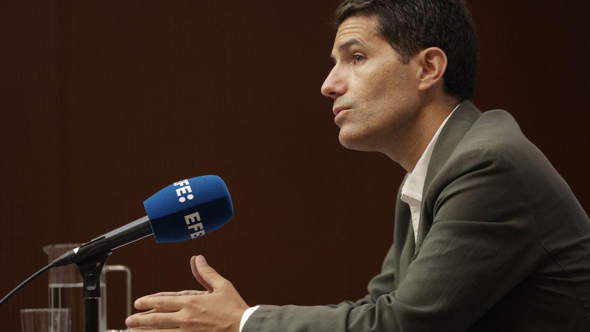 El número 1 del PP por Barcelona abre el debate sobre una abstención en la investidura de Sánchez