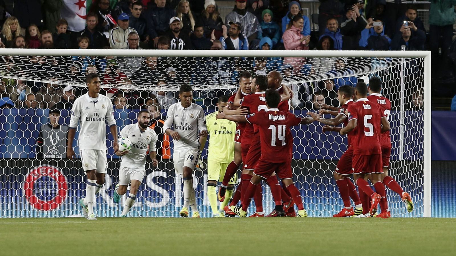 Foto: Imagen del Real Madrid - Sevilla correspondiente a la final de la Supercopa de Europa (EFE)