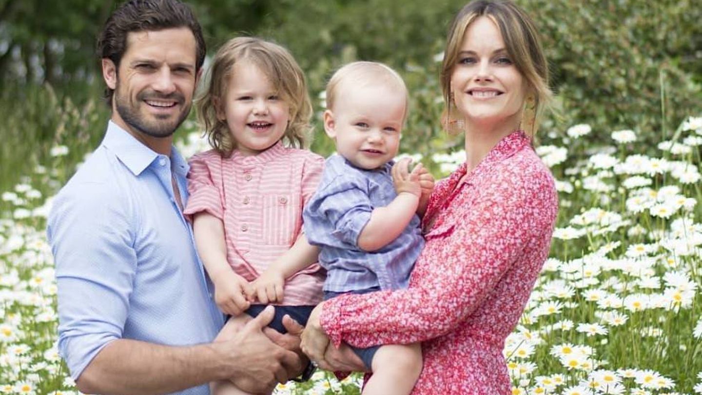 Carlos Felipe y Sofía con sus dos hijos. (Instagram)