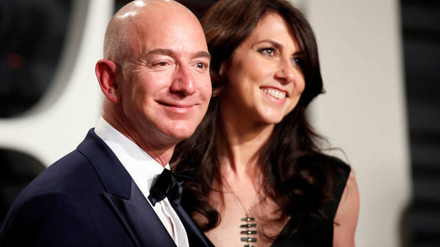  Jeff Bezos y MacKenzie Bezos. (Reuters)