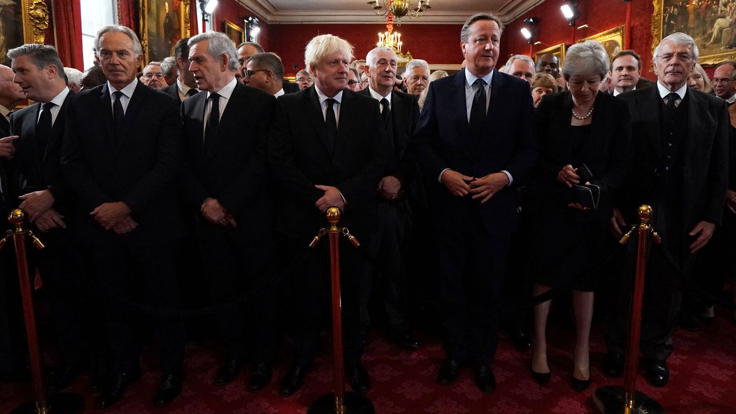Keir Starmer, Tony Blair, Gordon Brown, Boris Johnson, David Cameron, Theresa May y John Major. (Reuters/Pool/Kirsty O'Connor)