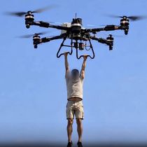 Foto: Captura de la prueba de la fuga filmada por un transeunte, mejorada por inteligencia artificial. (SCMP)