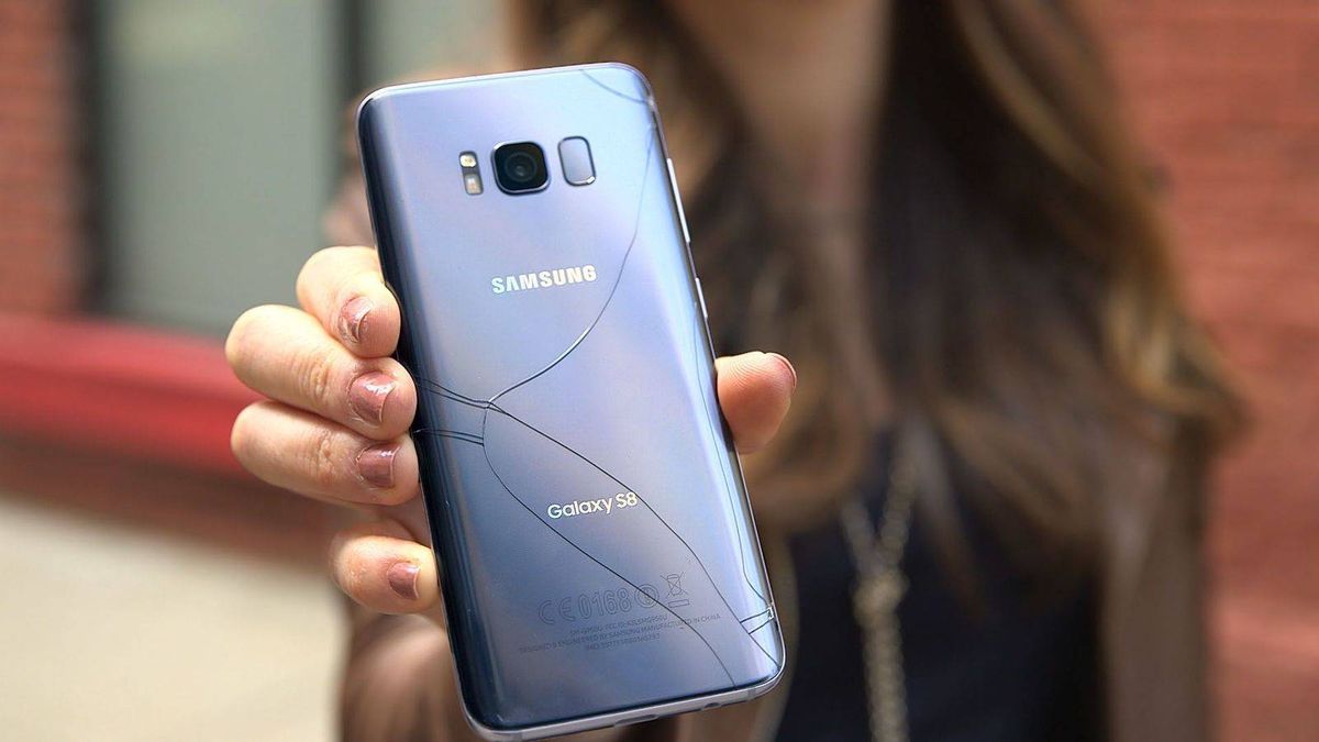 Fragilidad y pantalla 'roja': primeros problemas para el Samsung Galaxy S8