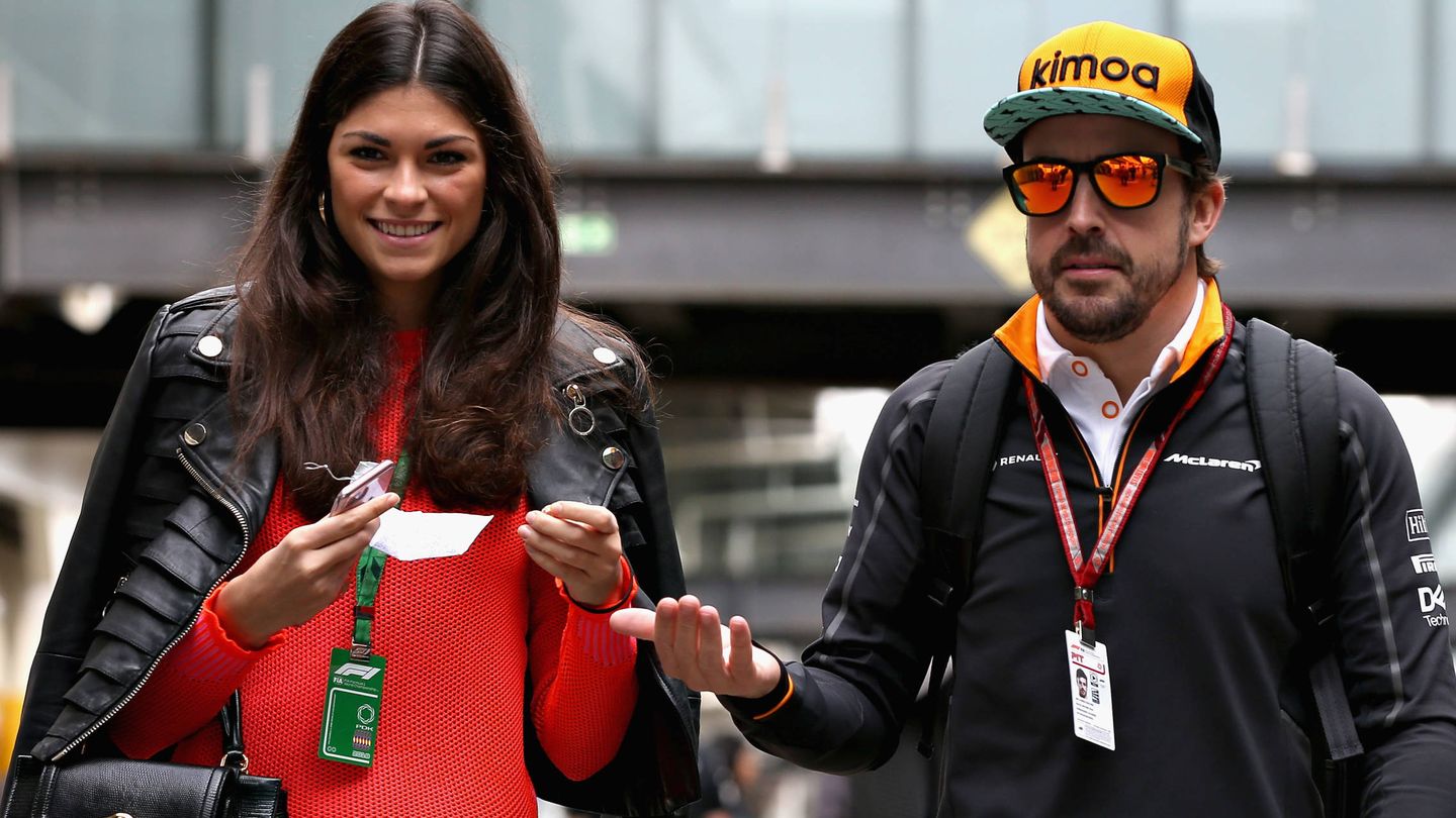 Linda Morselli y Fernando Alonso, en el GP de Brasil. (Getty)