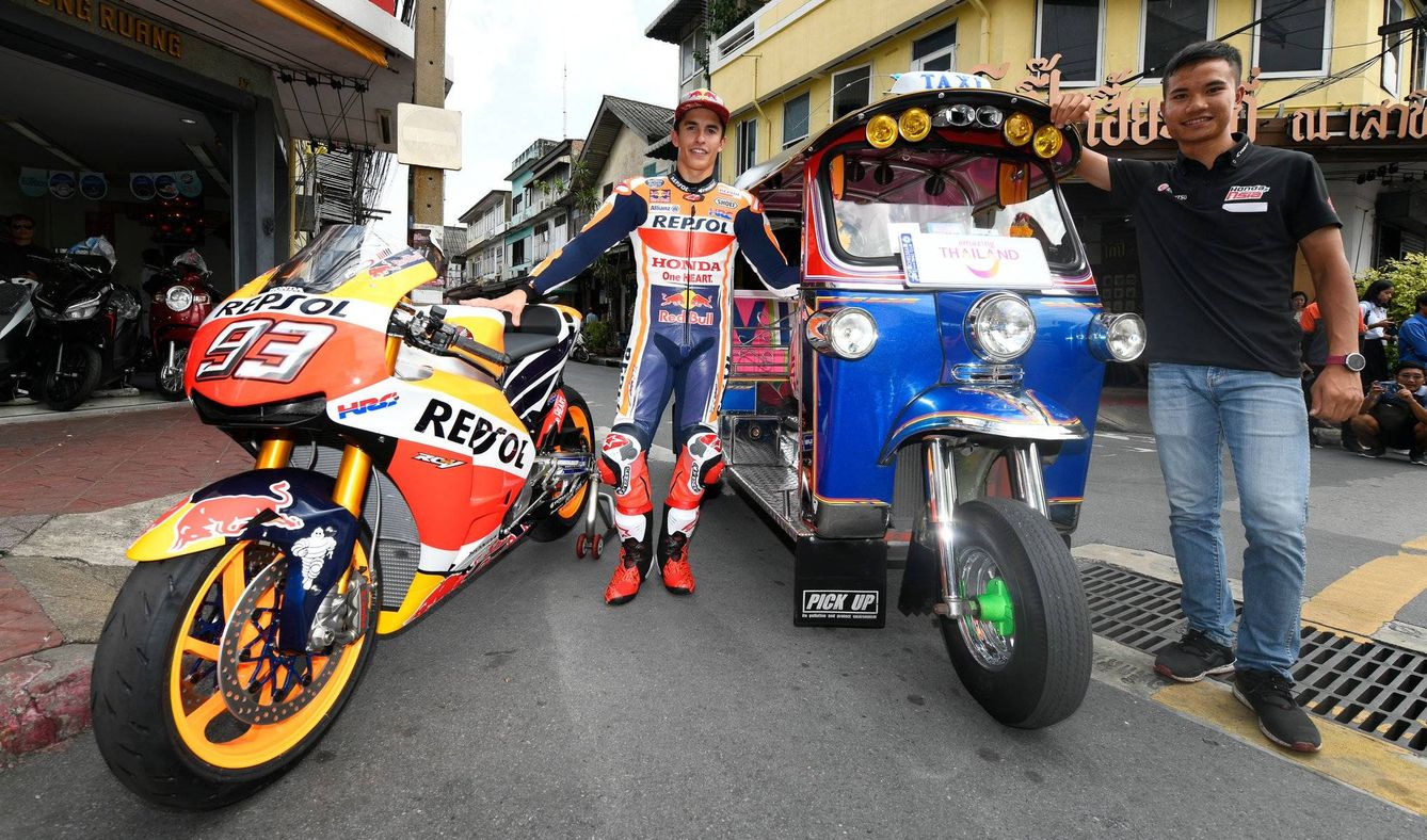 Marc Márquez condujo su Honda por las calles de Bangkok, capital de Tailandia. (Foto: MotoGP)