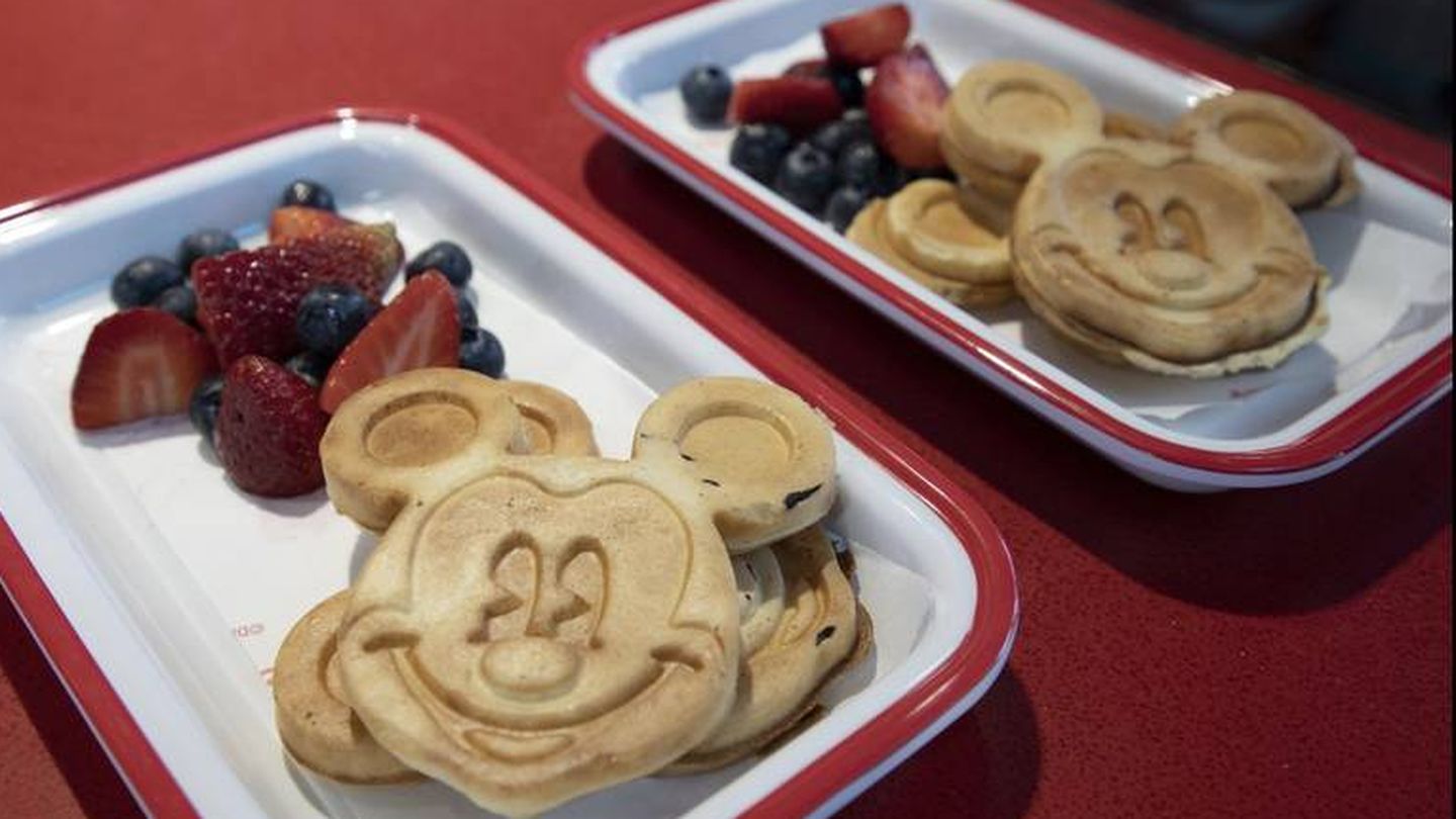 Desayuno en la cafetería de Disney.